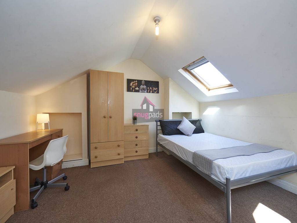 Property photo 1 of 11 9