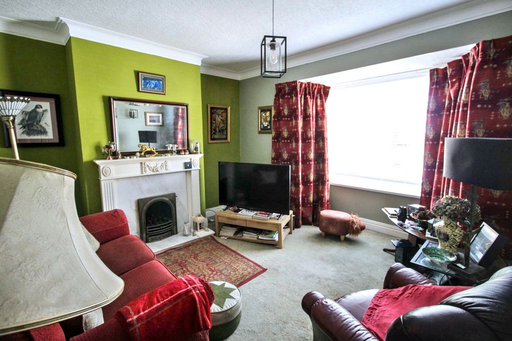 Property photo 2 of 17
