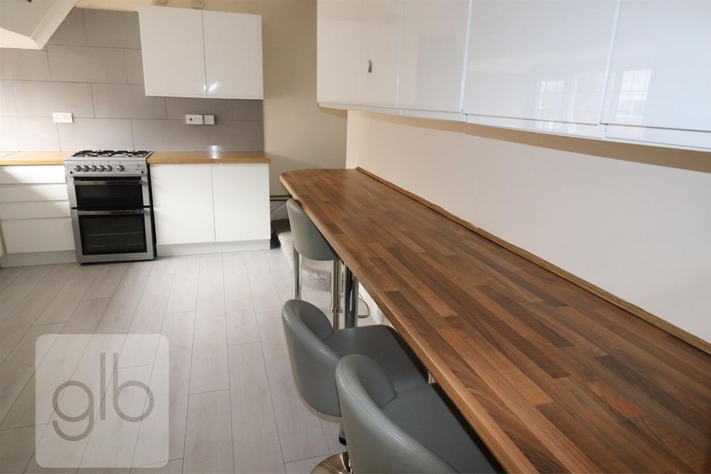 Property photo 2 of 18 43.Png