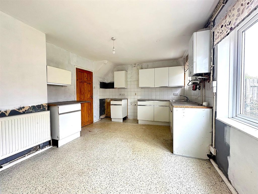 Property photo 3 of 9 Ktchen 2.Jpg