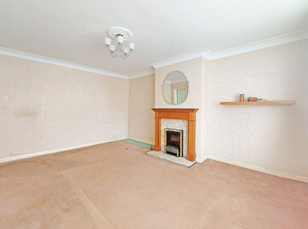 Property photo 3 of 11 4362052