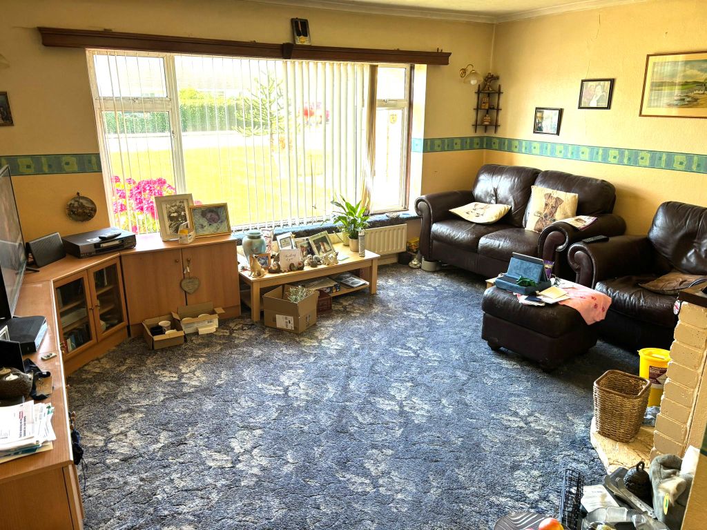 Property photo 2 of 12 2. Lounge