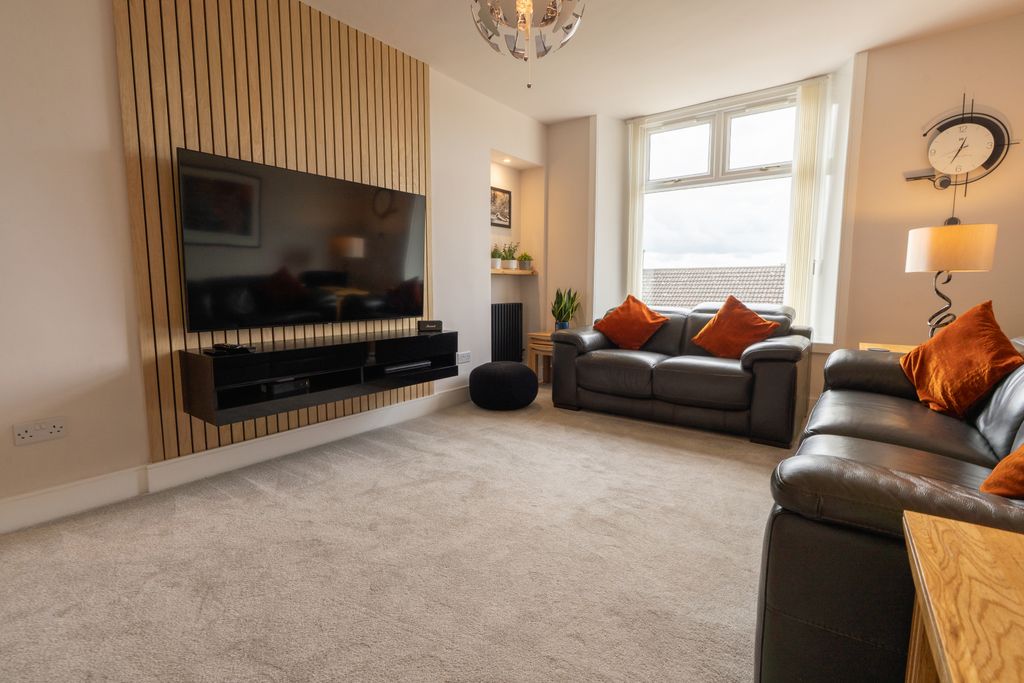 Property photo 2 of 23 Gallery