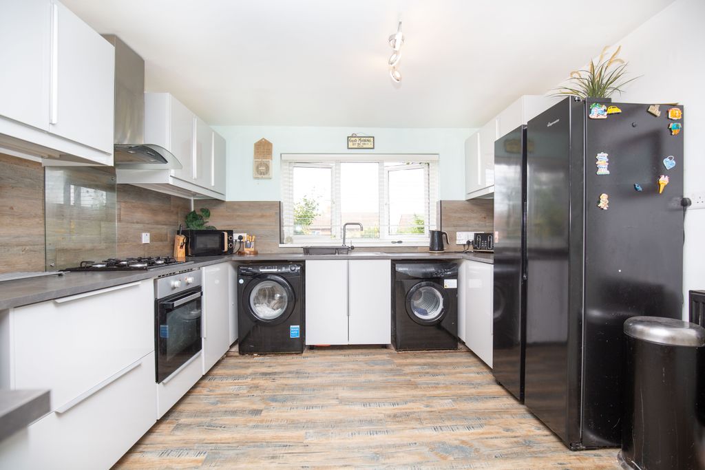 Property photo 3 of 17 Mw-7980