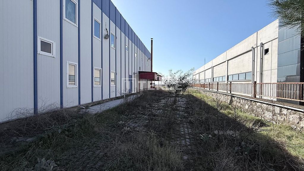 Property photo 3 of 45