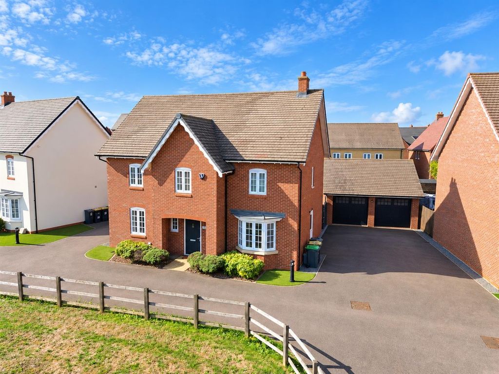 Property photo 1 of 32