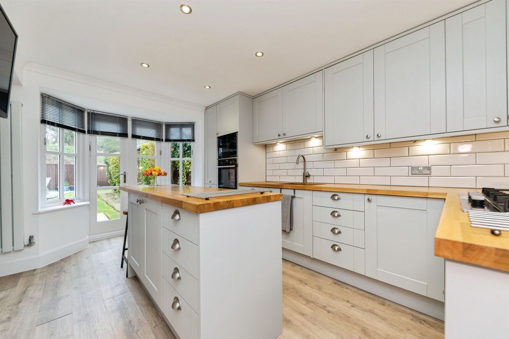 Property photo 2 of 23