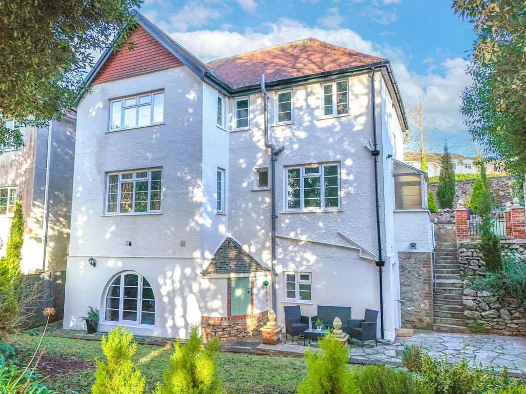 Property photo 1 of 25