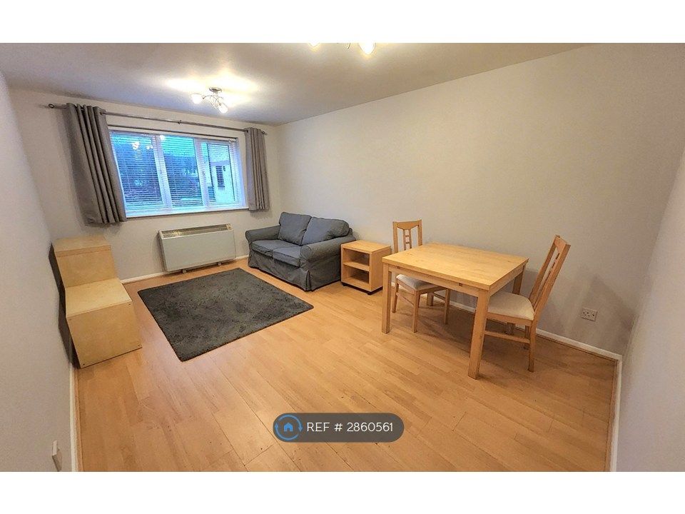 Property photo 2 of 8 Lounge