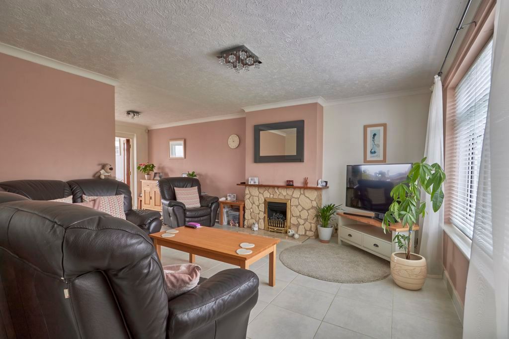 Property photo 2 of 14 Living Room