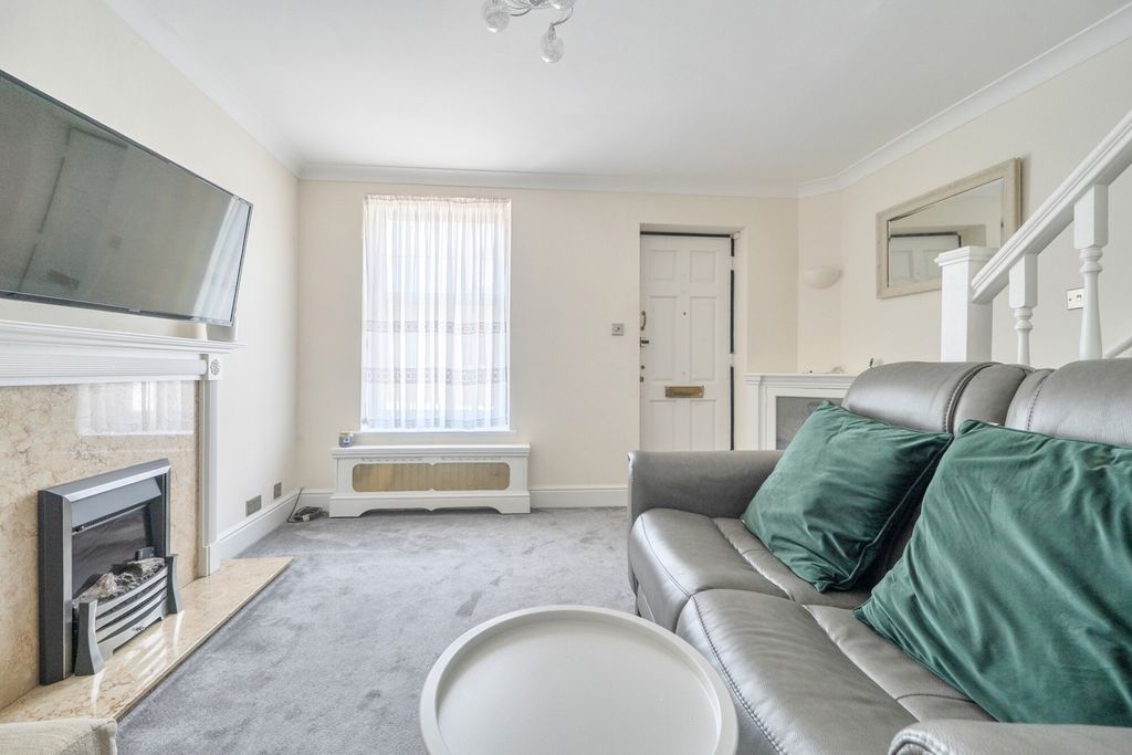 Property photo 2 of 11 1479931-10-6A312d...