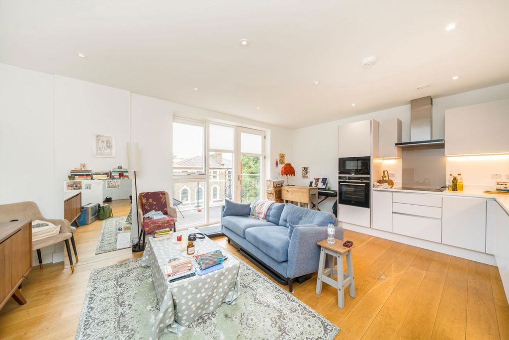 Property photo 1 of 6