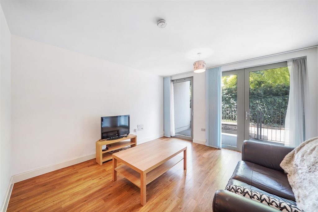 Property photo 3 of 11