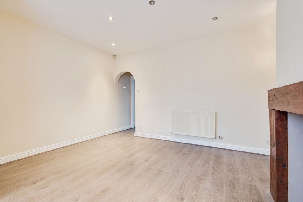 Property photo 3 of 15 Pbox-Img.Jpg