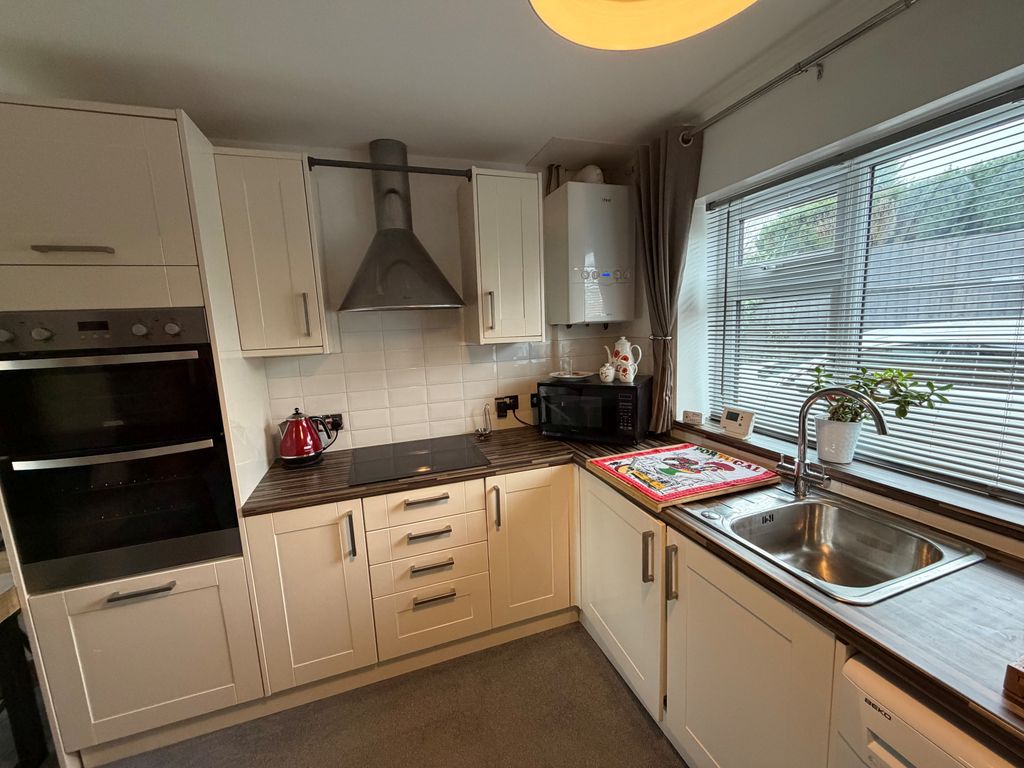 Property photo 2 of 8 Front