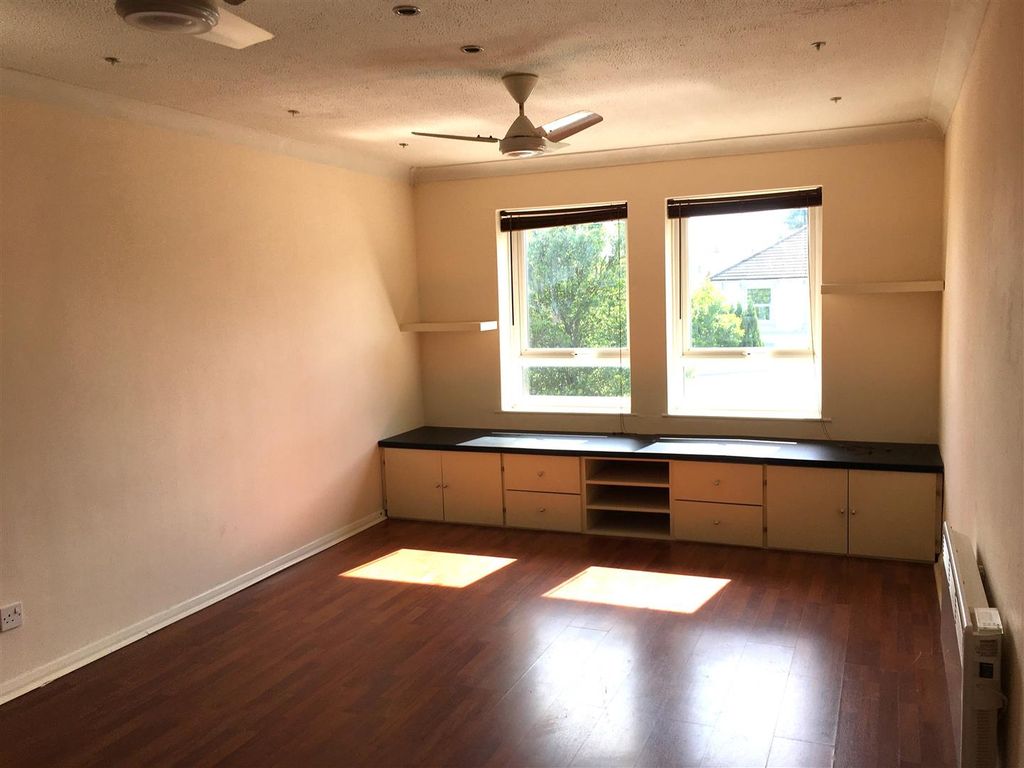 Property photo 3 of 6 Living Room.Jpg