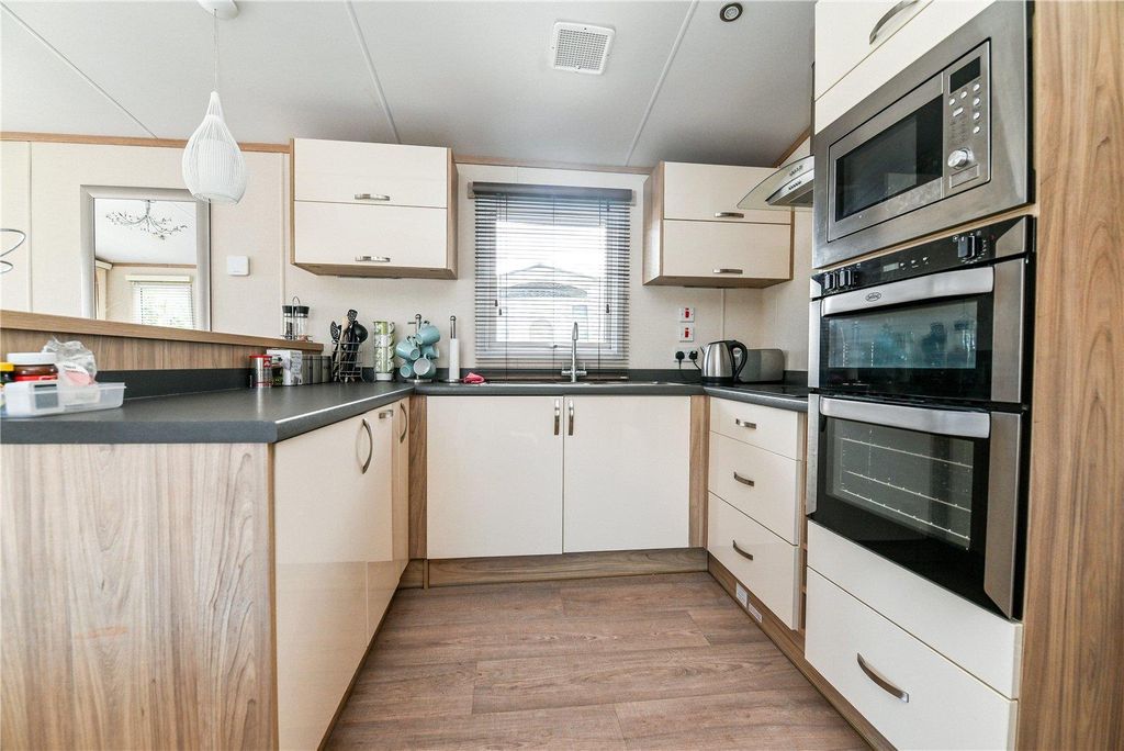 Property photo 3 of 15 Picture No. 04