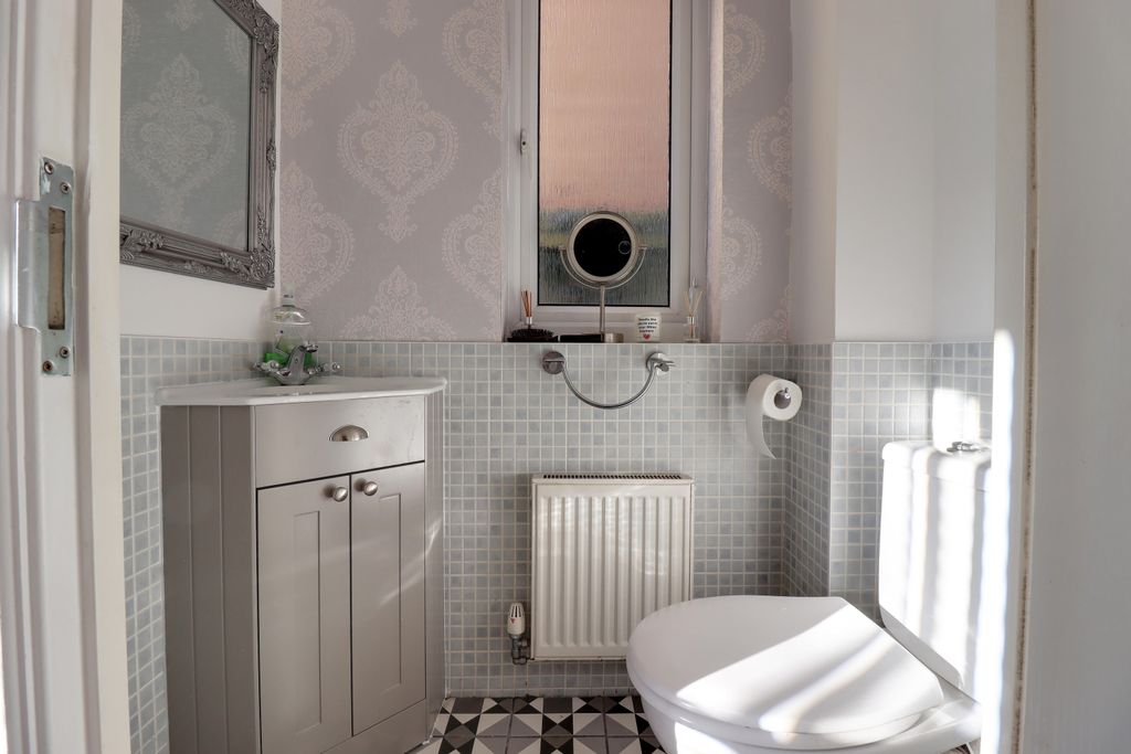 Property photo 3 of 15 WC