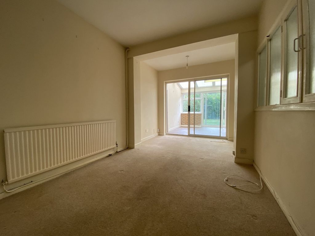 Property photo 3 of 11 Dining Room