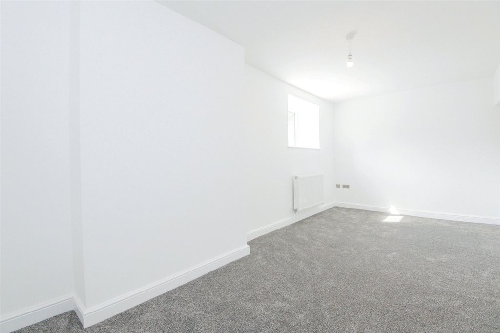 Property photo 3 of 11 Picture No. 14