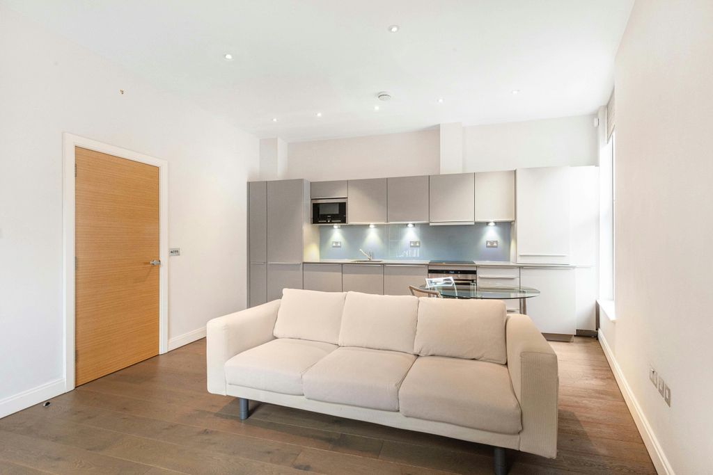 Property photo 2 of 7 Kitchen/Reception Room