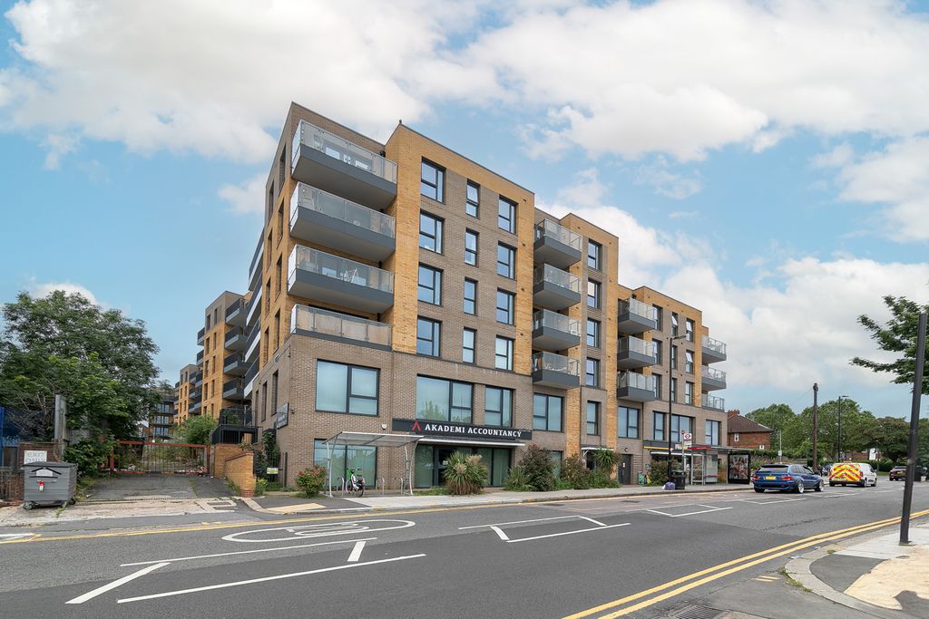 Property photo 3 of 19 External