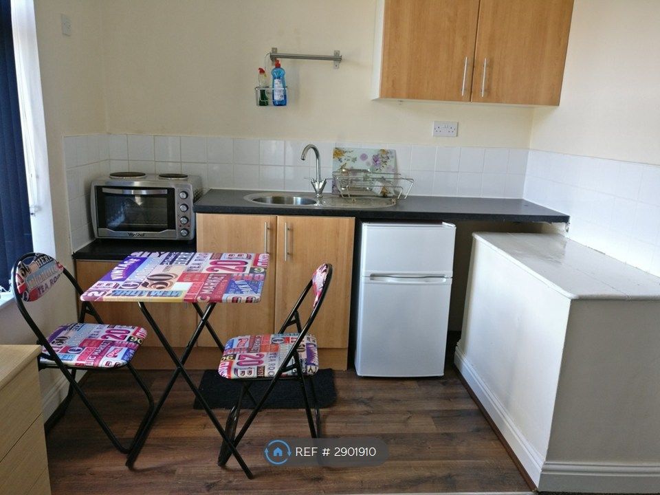 Property photo 1 of 11 Kitchen