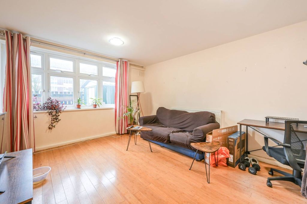 Property photo 2 of 5