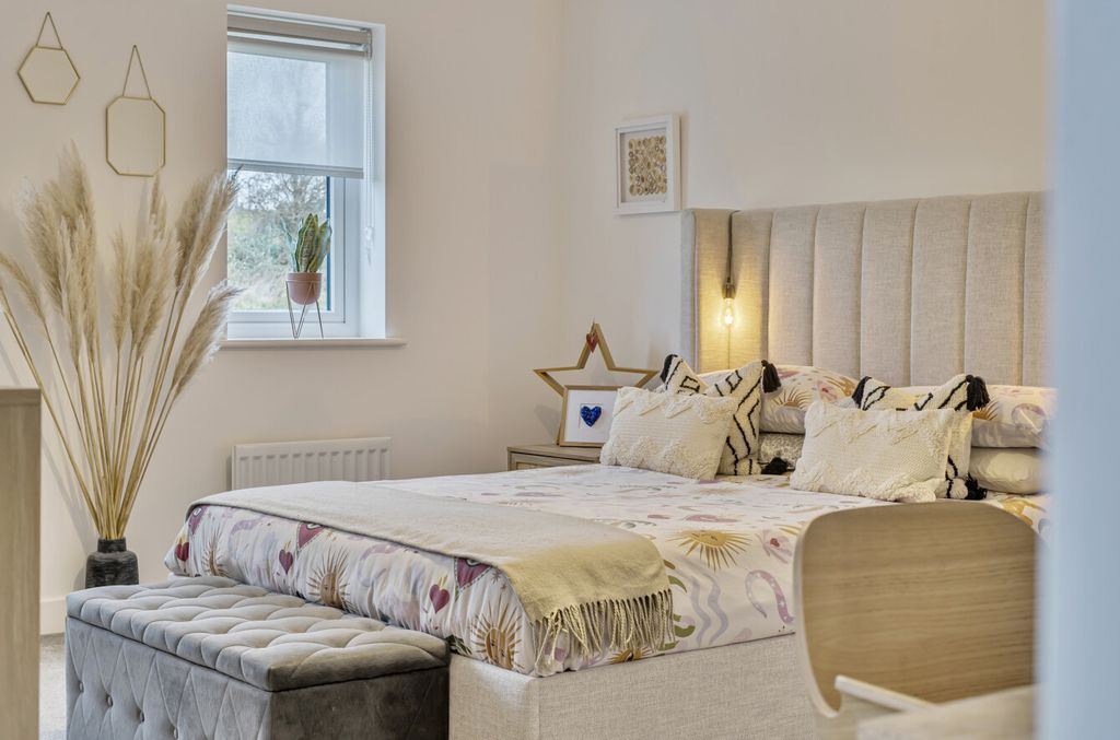 Property photo 1 of 25 1409327-19-6989d5...