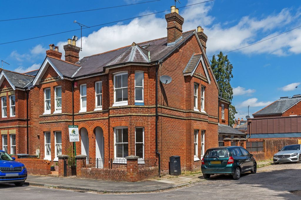 Property photo 1 of 8