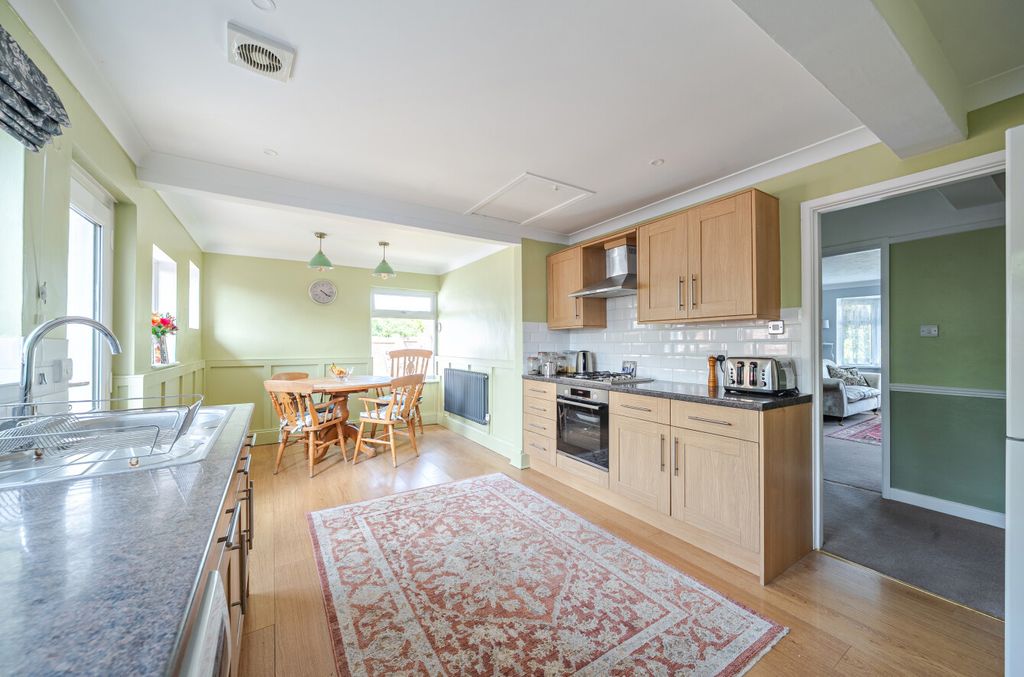 Property photo 3 of 17 1471601-25-6A2058...