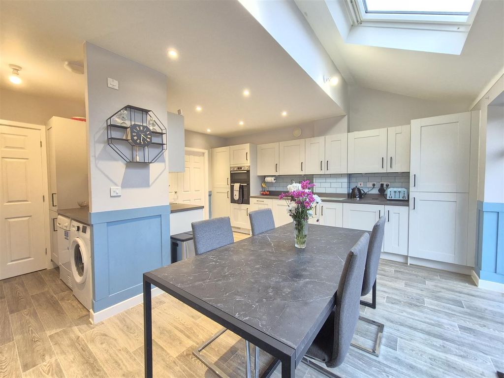 Property photo 2 of 18 Kitchen/Diner