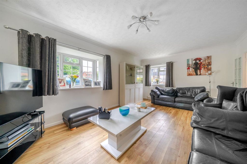 Property photo 2 of 18