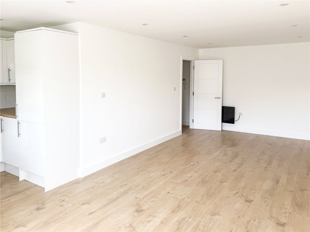 Property photo 3 of 4 Picture No. 04