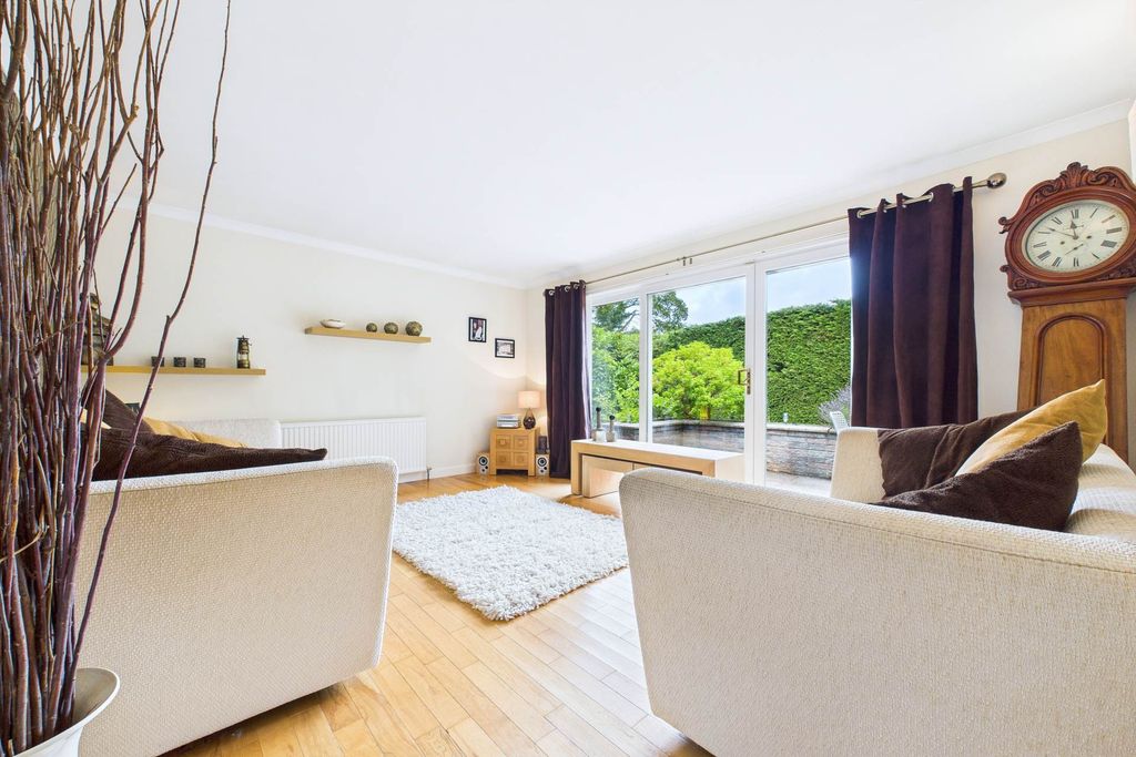 Property photo 2 of 36