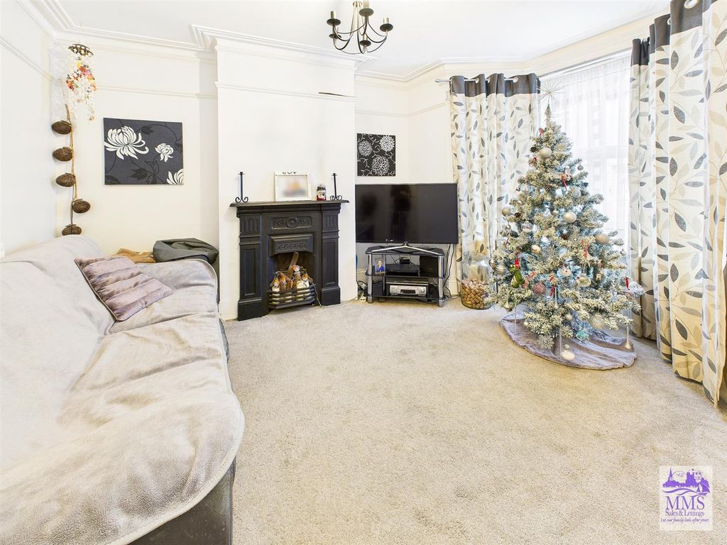 Property photo 3 of 17 Cam04098G0-Pr0136-Still003.Jpg