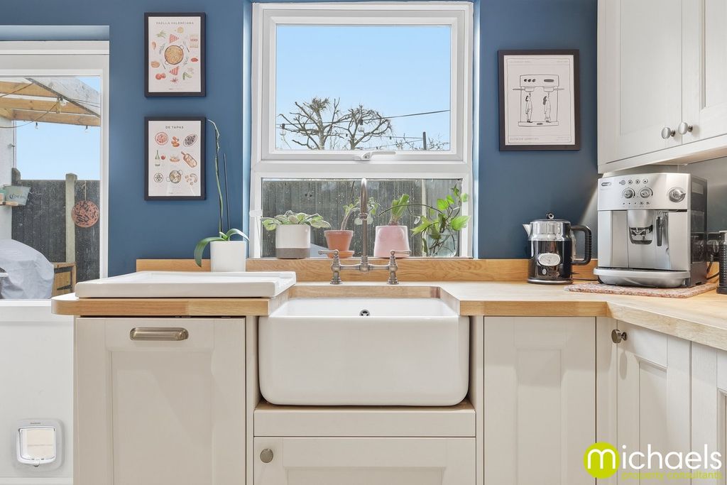 Property photo 3 of 21