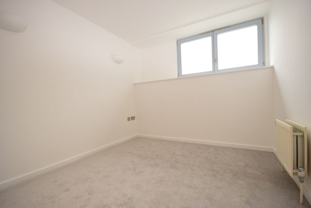 Property photo 3 of 5 Bedroom