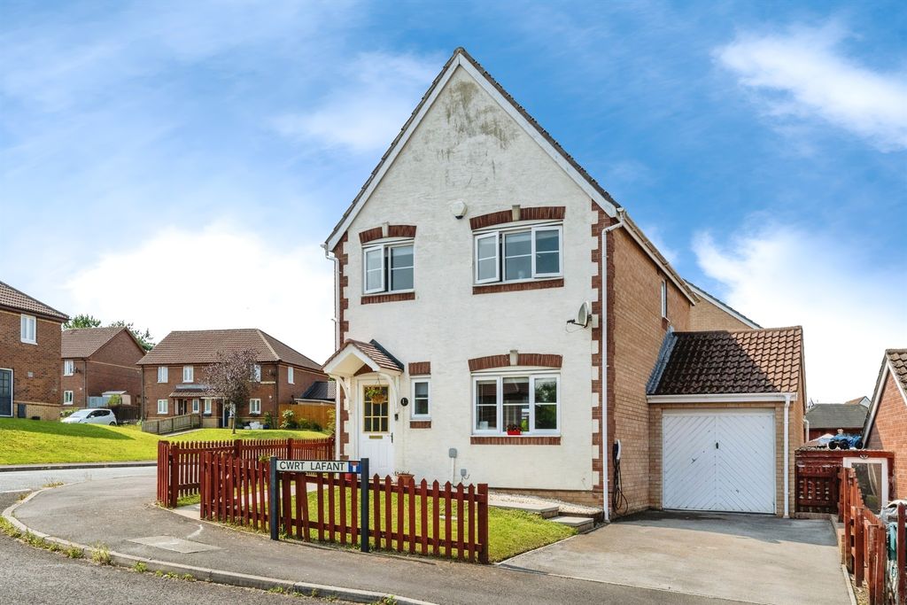Property photo 1 of 17
