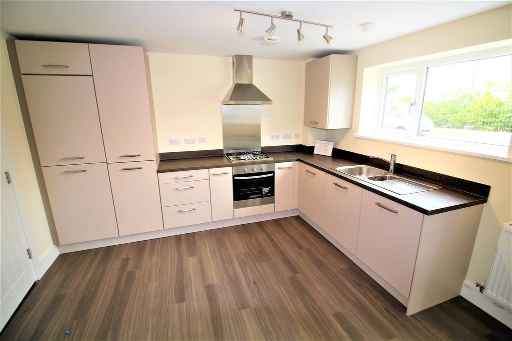 Property photo 2 of 5