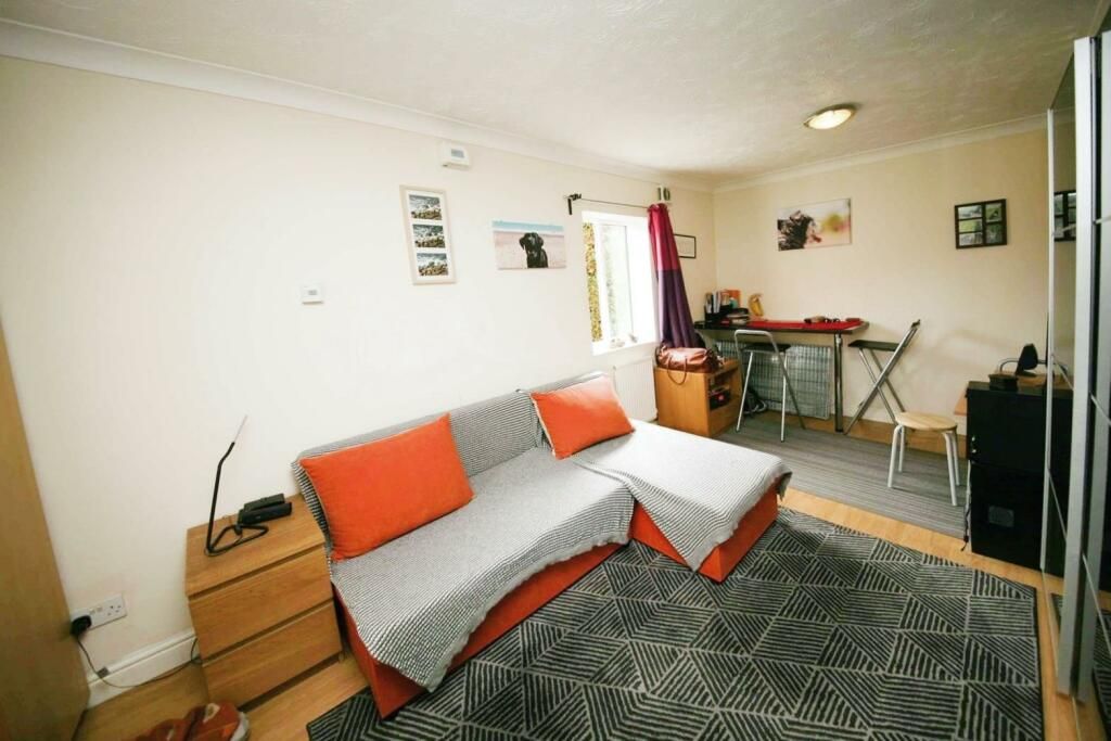 Property photo 2 of 6