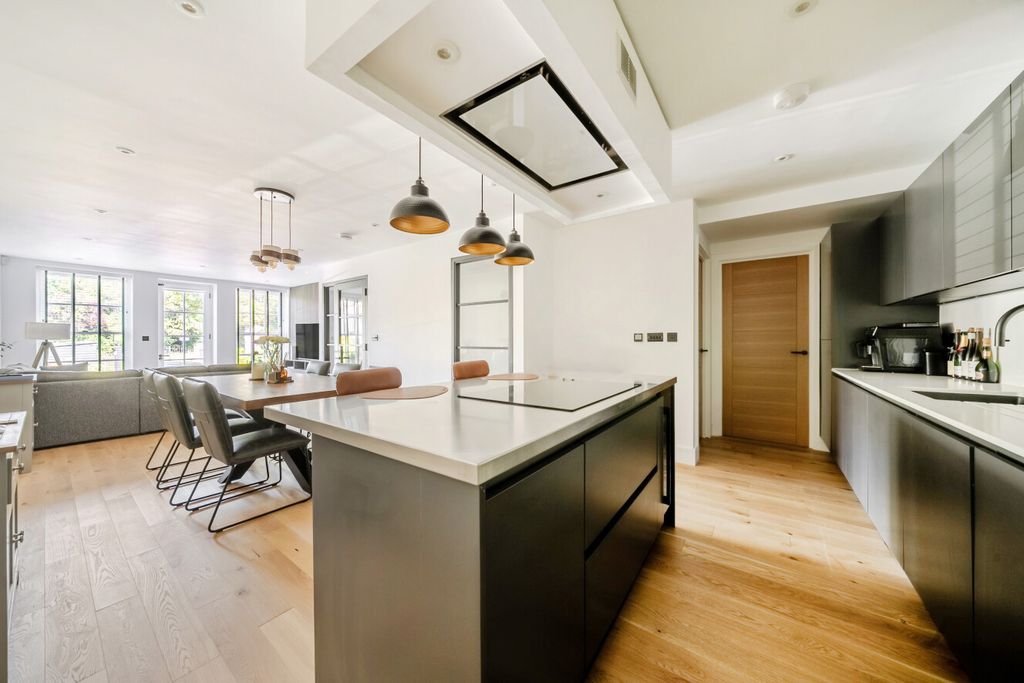 Property photo 2 of 13 1-6A35409B5cc2A-1...