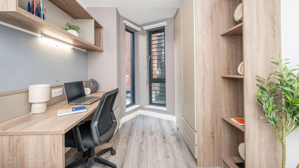 Property photo 3 of 41