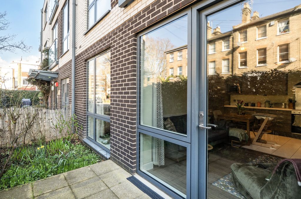 Property photo 3 of 9