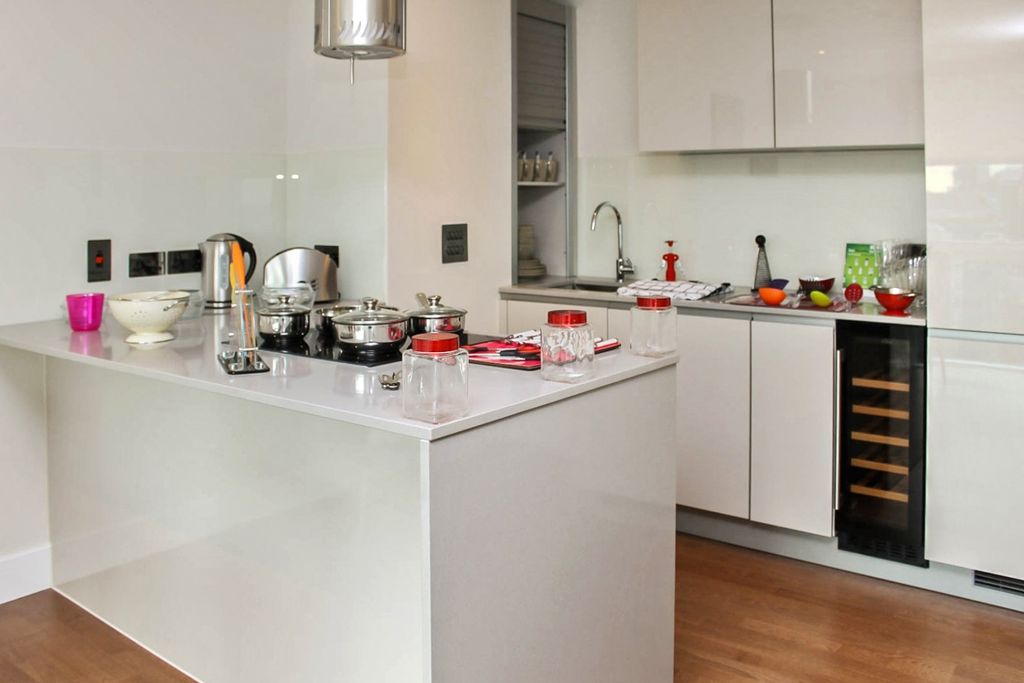 Property photo 2 of 8 Kitchen