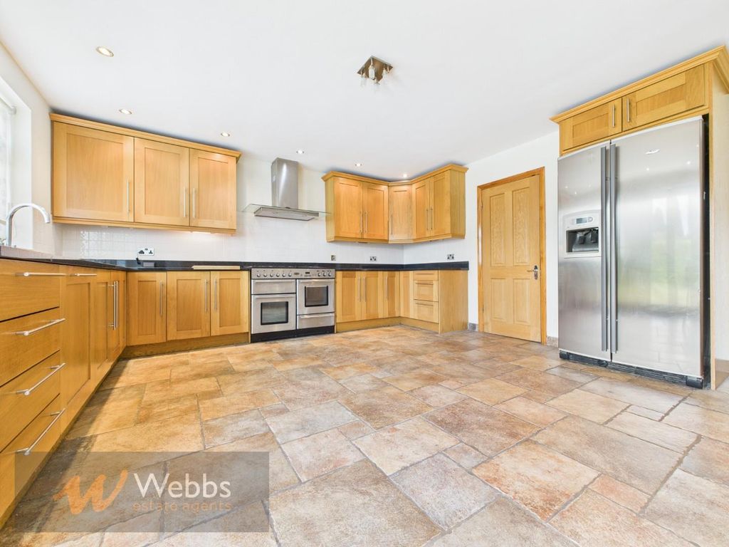 Property photo 3 of 34 Cam05244G0-Pr0122-Still042.Jpg
