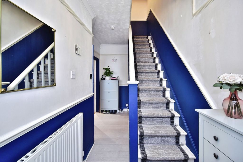 Property photo 3 of 14 Pbox-Img.Jpg