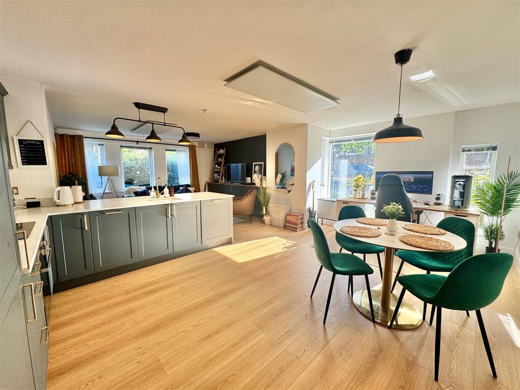 Property photo 3 of 10 4.Jpg