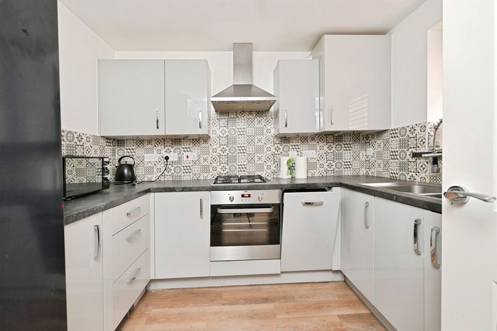 Property photo 2 of 14