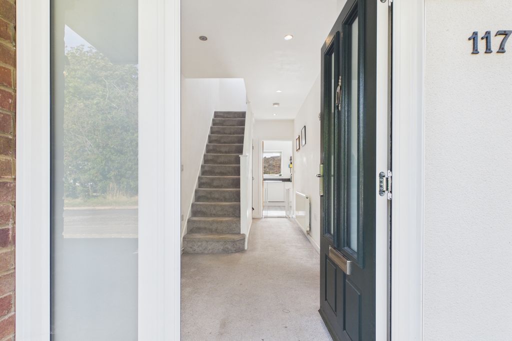 Property photo 2 of 17 Ewemove - Stamford - Casterton Road - Hallway